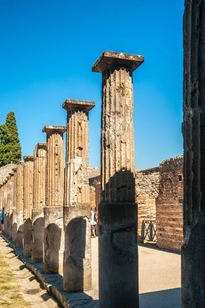 Pompeii, Napoli yakınındaki ünlü antik sitesi.