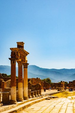 Pompeii, Napoli yakınındaki ünlü antik sitesi.