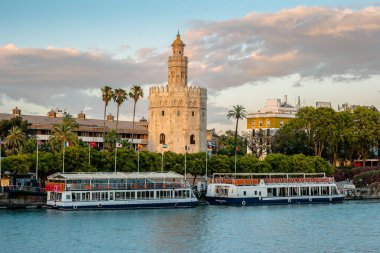 Golden Tower, Torre del Oro, Sevilla, Andalusia, Spai görünümünü
