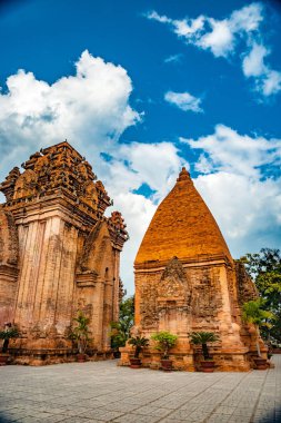 po nagar nha trang Vietnam yakınındaki kuleleri