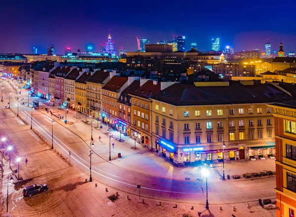 Krakowskie przedmiescie Straße bei Nacht — Stockfoto