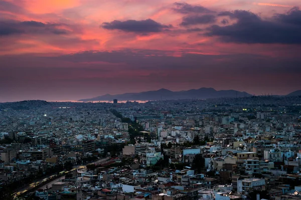 Panorama von Athen bei Sonnenuntergang. schönes Stadtbild — Stockfoto