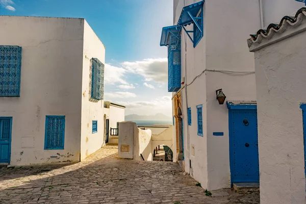 Sidi Bou Said, famouse falu hagyományos tunéziai építészet. — Stock Fotó
