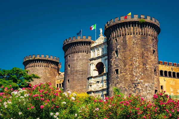 The medieval castle of Maschio Angioino — Stock Photo, Image