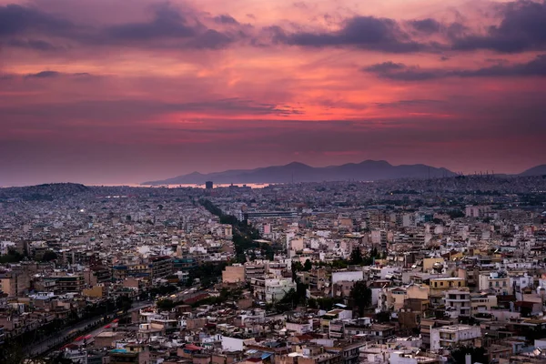 Panorama von Athen bei Sonnenuntergang. schönes Stadtbild — Stockfoto