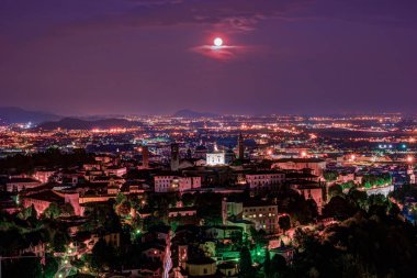 Old Town Citta Alta Bergamo San Vigilio Tepesi'nden manzaraya.