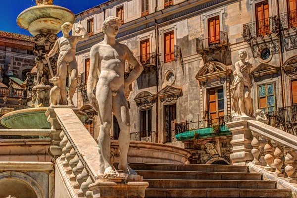 Ünlü Barok Piazza Pretoria, Palermo, Sicilya yazıklar Çeşmesi