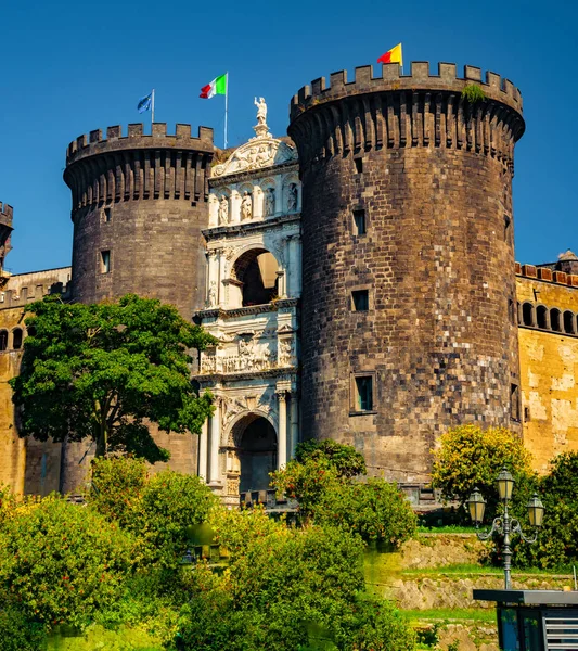 The medieval castle of Maschio Angioino — Stock Photo, Image