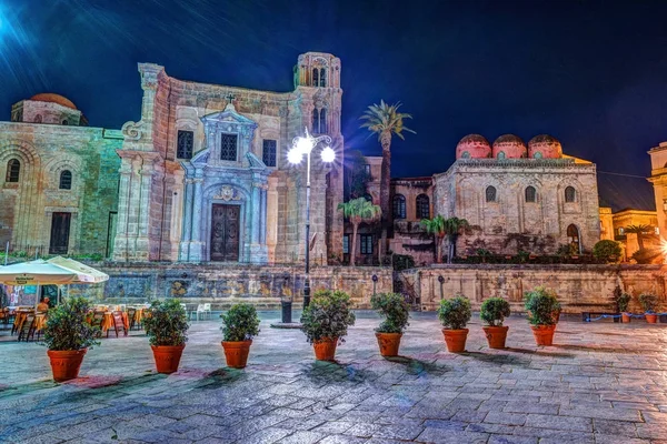 Vista de Piazza Bellini en Palermo, Sicilia, Italia — Foto de Stock