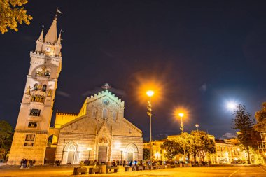 Gece Messina Katedrali, Sicilya.