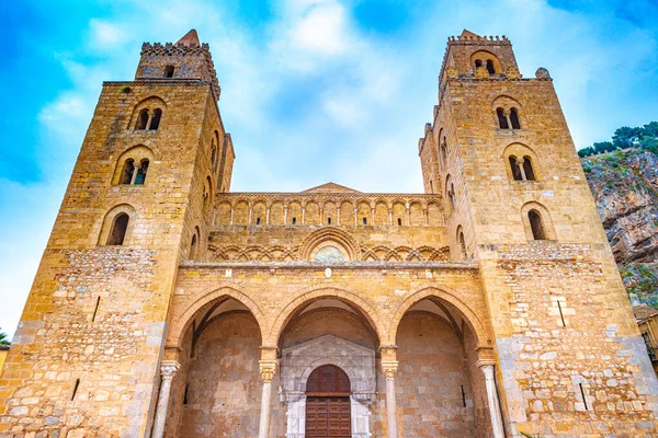 The Cathedral-Basilica of Cefalu, Sicily, Italy. — Stock Photo, Image