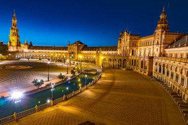 İspanya 'da Sevilla' daki İspanyol Meydanı..