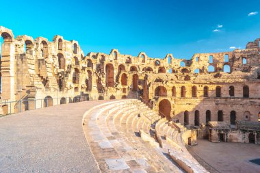 Suçlu El Djem veya El-Jem, Tunus Mahdia Valiliği ın Roman amphitheater.