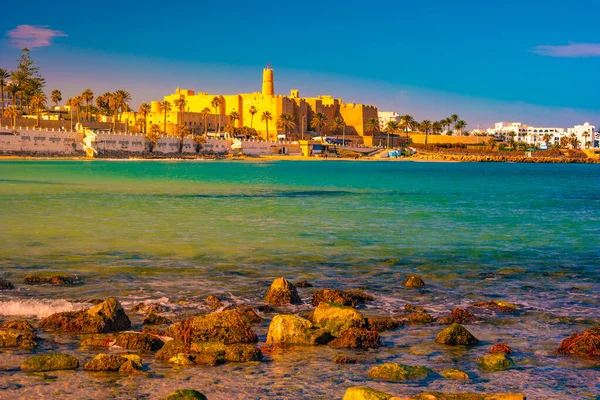 Kloster in Tunis ist eine antike Stadt und beliebtes Touristenziel am Mittelmeer. Stockbild