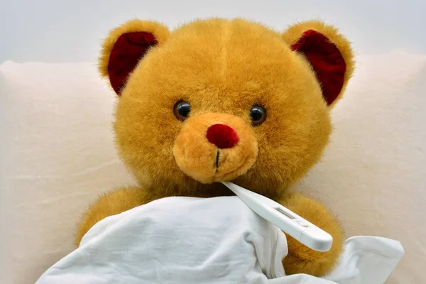 Teddy Bear Hospital Bed Sick Feverish Thermometer His Mouth — Stock Photo, Image