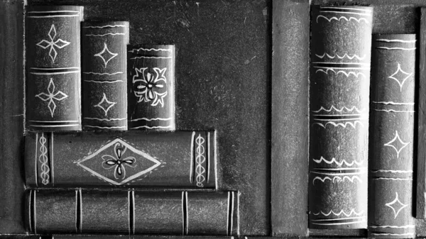 Старые Книги Библиотечной Полке — стоковое фото