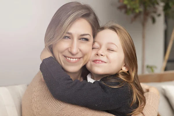 Mutlu anne ve kız