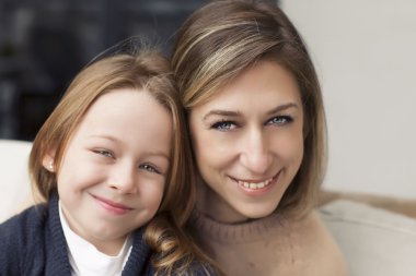 Mutlu anne ve kız
