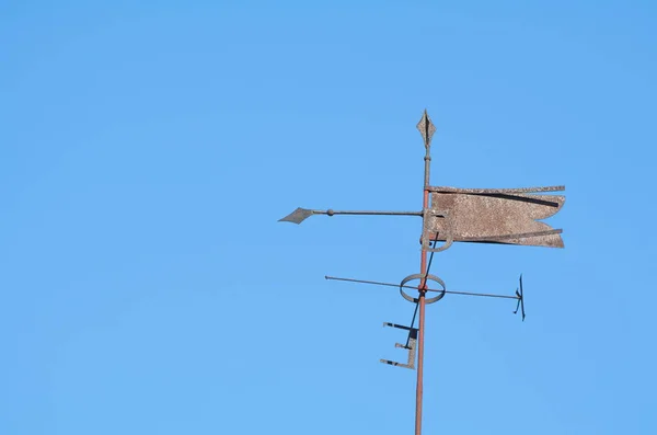 Veleta del tiempo oxidado —  Fotos de Stock