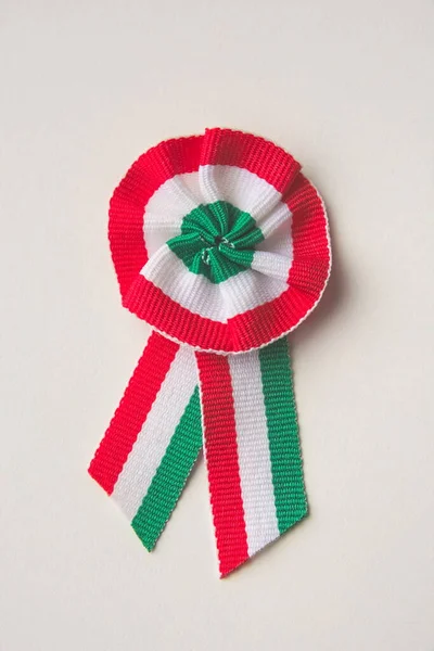 Rojo Blanco Verde Cockade Húngaro Sobre Fondo Blanco Primer Plano — Foto de Stock