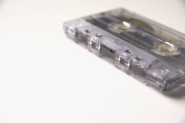 Beyaz Arkaplanda Şeffaf Kaset Kapanışı