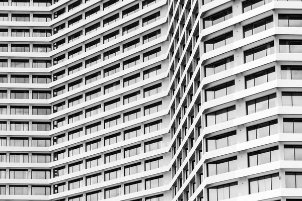 Janela edifício texturas fundo - processamento preto e branco — Fotografia de Stock