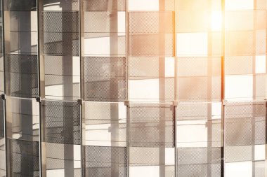 Gün batımı ile kamu Binası mimari desen soyut te