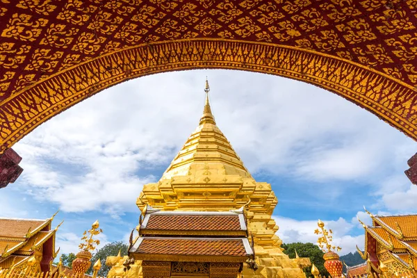 Tempio buddista di Wat Phrathat Doi Suthep a Chiang Mai, Thailandia — Foto Stock