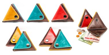 Renkli sikke üzerinde beyaz backg izole durumda koleksiyon toplama