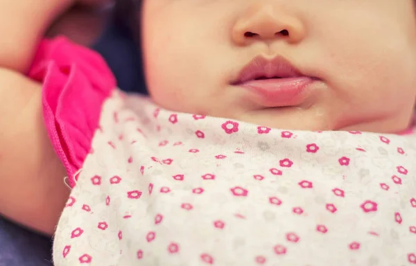 Boca e lábios do recém-nascido — Fotografia de Stock
