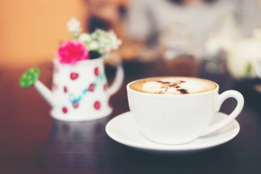 Fincan cappuccino kahve dükkanı arka plan. 