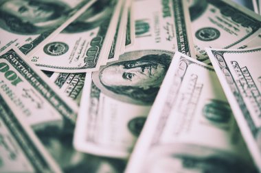 Tüccar yer çalışma. Tarafından nakit notlar, keyboa kaplı tablo