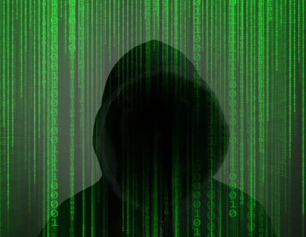 Jonge hacker hard gewerkt aan het oplossen van online paswoord codes conce — Stockfoto