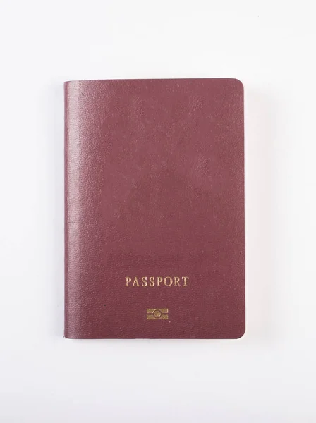 Passaporte isolado sobre fundo branco . — Fotografia de Stock