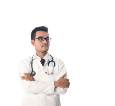 Beyaz arka planı poz doktor portresi.