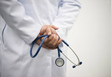 steteskop ile tıp doktoru.