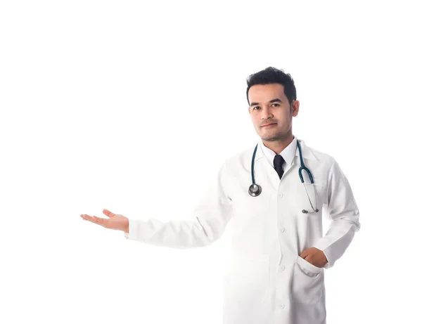 医生用手拿着听诊器 在白色上隔离 — 图库照片