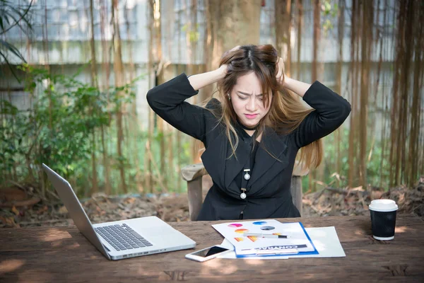 Retrato Uma Mulher Negócios Stressada Seu Local Trabalho Ela Está — Fotografia de Stock