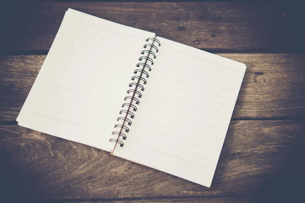 Caderno Branco Branco Com Espaço Cópia Fundo Mesa Madeira — Fotografia de Stock