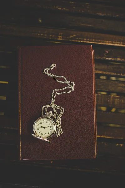 Close Vintage Pocket Watch Old Books — Stock Photo, Image