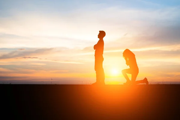 Silhouet Van Het Paar Overstuur Man Vrouwen Ruzie Zonsondergang Tijd — Stockfoto