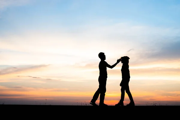 Silhouet Van Het Paar Overstuur Man Vrouwen Ruzie Zonsondergang Tijd — Stockfoto