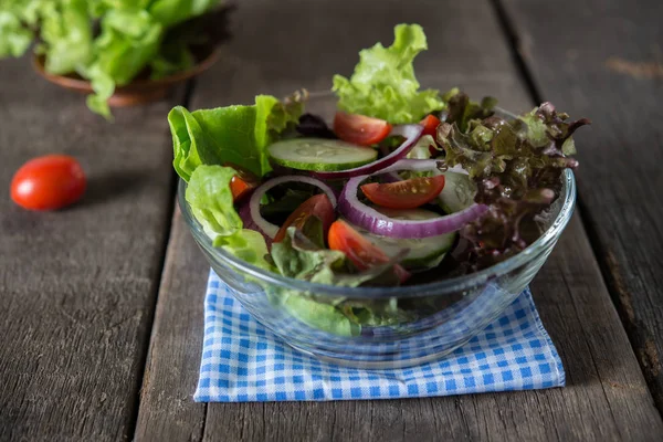 Närbild Färska Grönsaker Sallad Skålen Hälsosam Matkoncept — Stockfoto