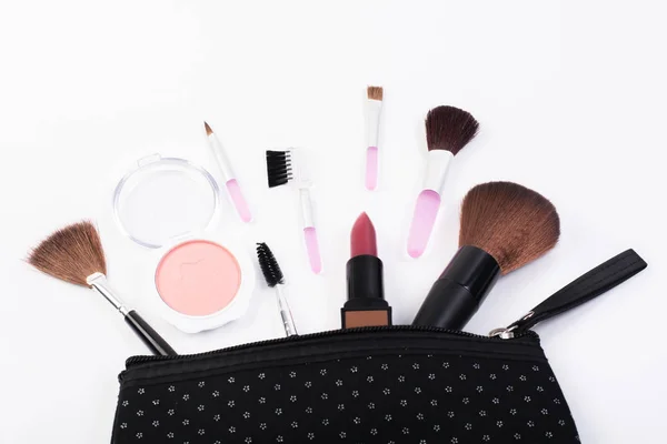 Vista Dall Alto Una Borsa Trucco Con Prodotti Cosmetici Bellezza — Foto Stock