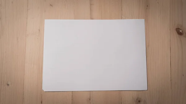 Bloco Notas Papel Branco Mesa Madeira — Fotografia de Stock