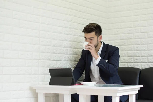 Young Businessman Have Coffee While Take Break Working Office — Stock Photo, Image