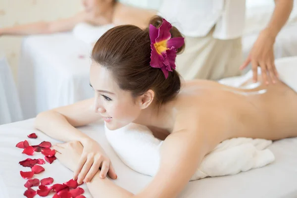 Young Beautiful Woman Healthy Massage Body Spa Salon Beauty Concept — Stock Photo, Image