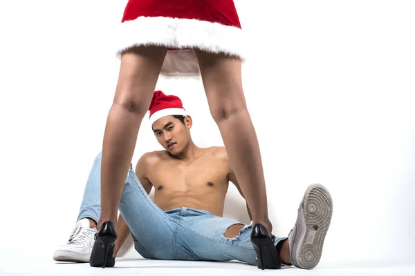 Pareja Navidad Con Sombreros Rojos Papá Noel Juego Sexo Erótico —  Fotos de Stock