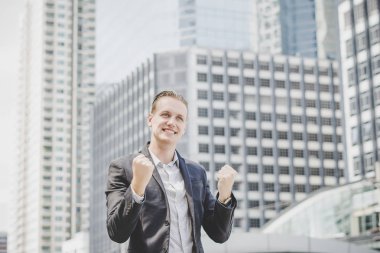 Mutlu işadamı zaferi başarılı.