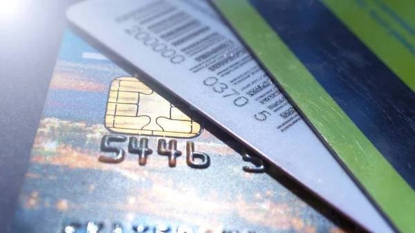 Minsk, Beyaz Rusya, Ağustos/05/2017: kredi kartı, plastik kart, indirim kartları. Cüzdan, çanta.